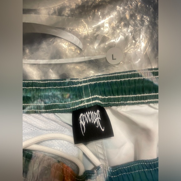 New LARGE 32W-34W REVENGE ANGEL Art Graphic embroidered swim Utility shorts - Picture 4 of 6